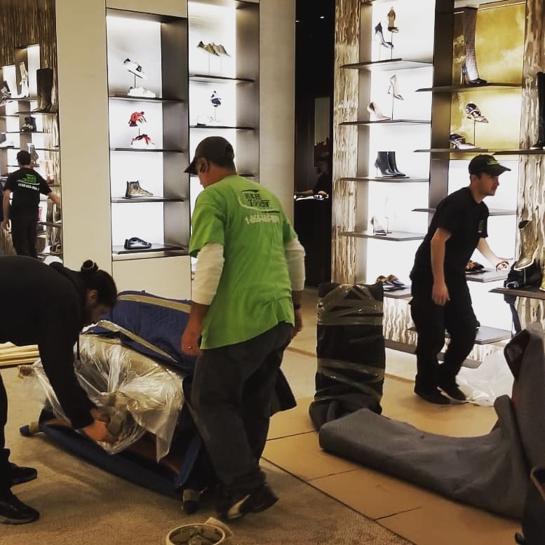Local movers providing moving services in Long Island City